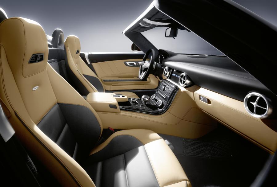  Mercedes-Benz SLS AMG Roadster 2011 года  (фото 19 из 183)
